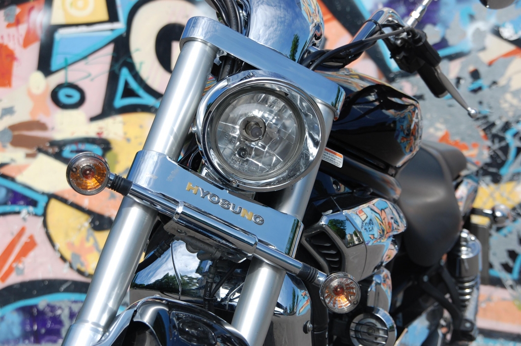 Hyosung Aquila GV 650i: Durchzugstarkes Harley-Schnäppchen