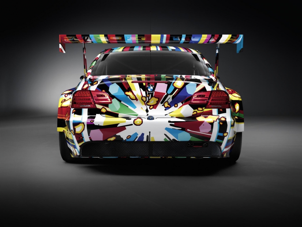In Paris enthüllt: Jeff Koons’ BMW M 3 GT2 Art Car für Le Mans