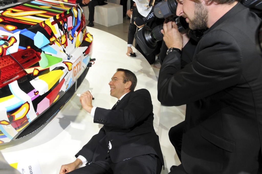 In Paris enthüllt: Jeff Koons’ BMW M 3 GT2 Art Car für Le Mans