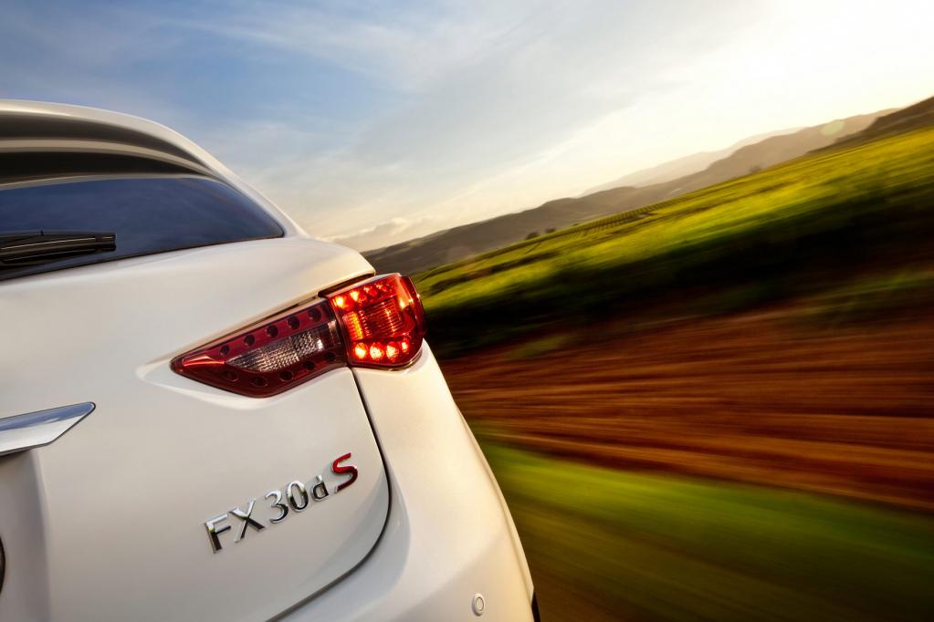 Infiniti FX30d: Diesel-Power für Europa 