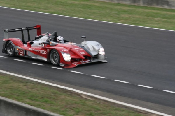 Le Mans 2010: Audi am Morgen in Führung