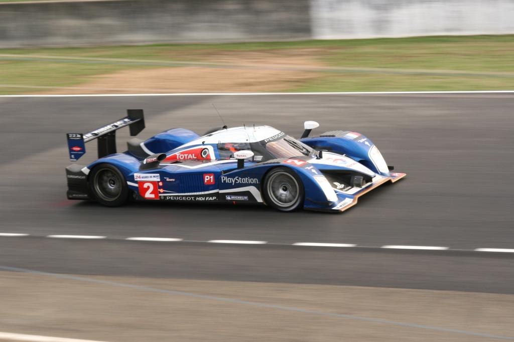 Le Mans 2010: Audi holt Dreifach-Sieg