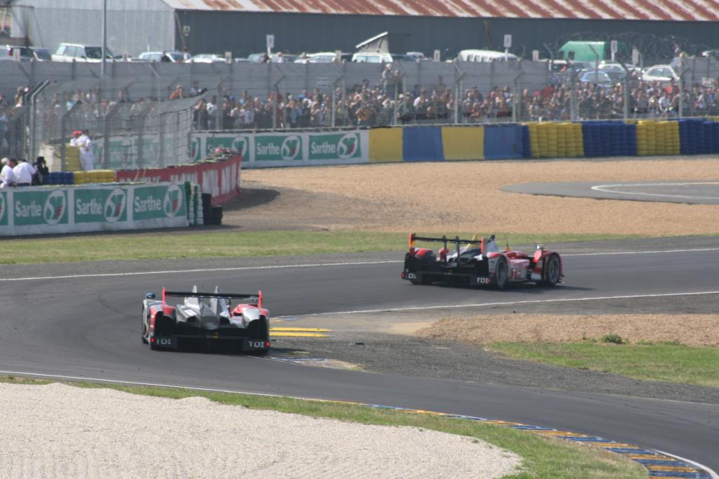 Le Mans 2010: Audi holt Dreifach-Sieg