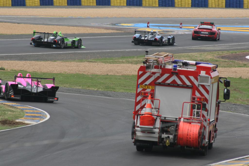 Le Mans 2010: Audi holt Dreifach-Sieg