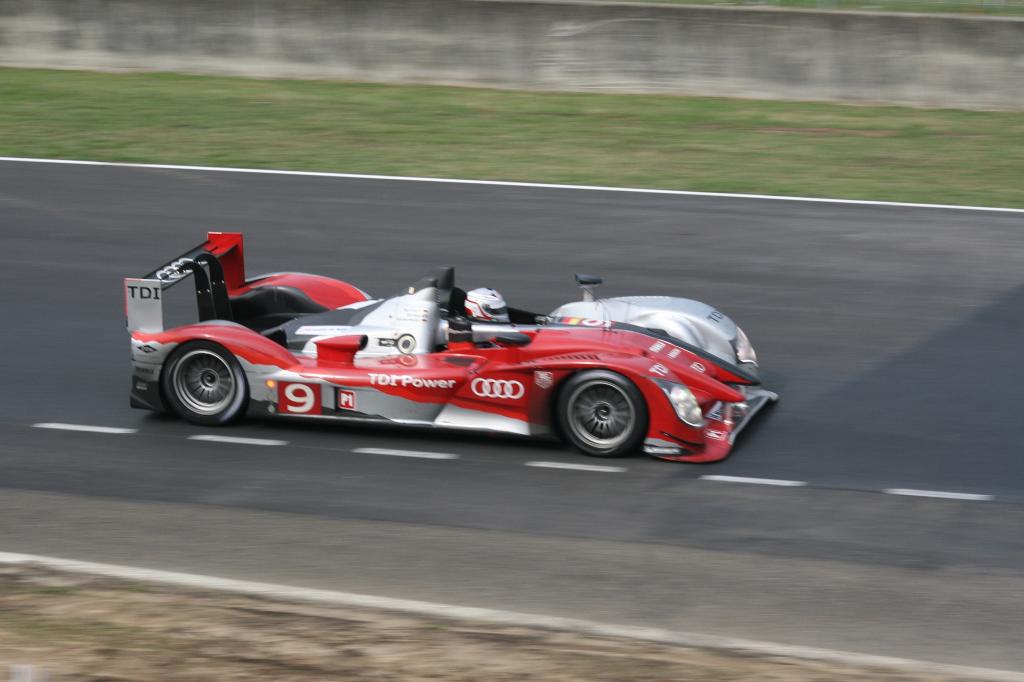 Le Mans 2010: Audi holt Dreifach-Sieg