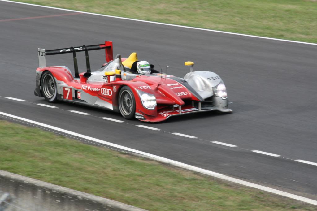 Le Mans 2010: Audi holt Dreifach-Sieg