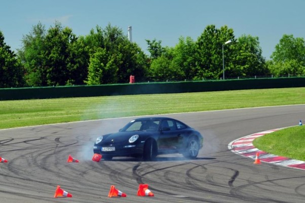 Lernen fürs Leben. Oder: Wie man einen Porsche richtig bewegt.