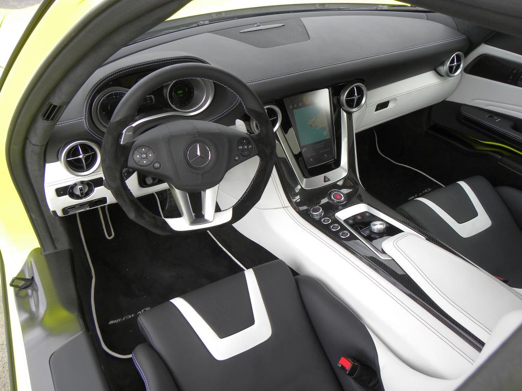Mercedes-Benz SLS AMG E-Cell.