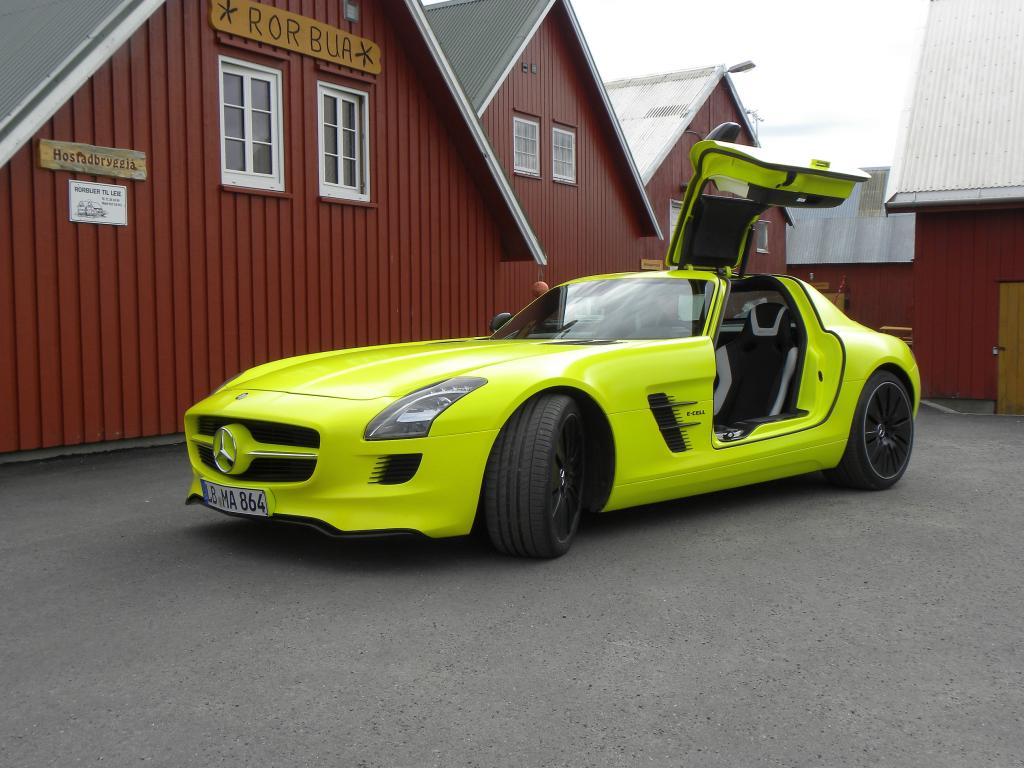 Mercedes-Benz SLS AMG E-Cell.