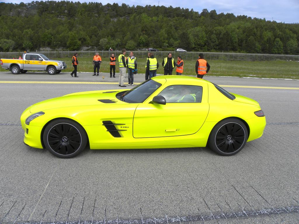 Mercedes-Benz SLS AMG E-Cell.