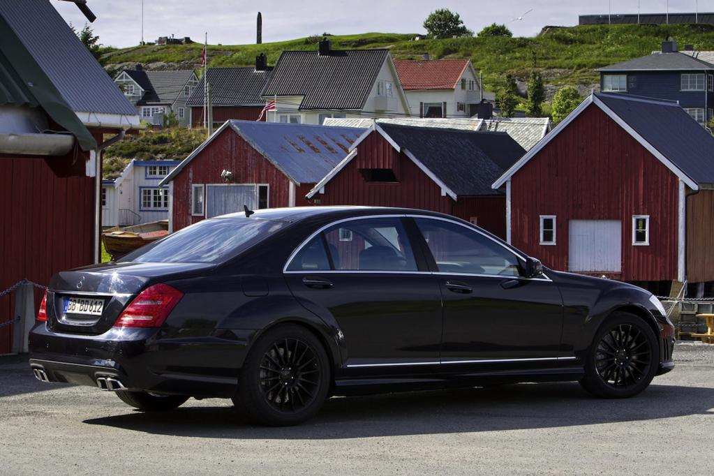 Mercedes S 63 AMG: Schwarzer Kater 