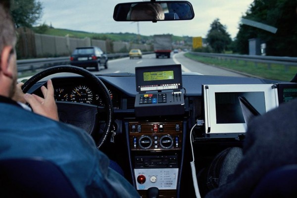 Neue Assistenzsysteme helfen beim Abbiegen 