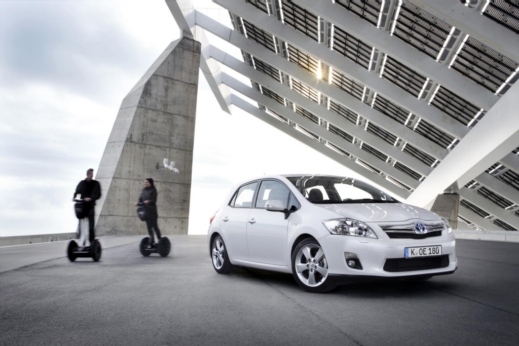 Niedrige Wartungskosten beim neuen Toyota Auris Hybrid
