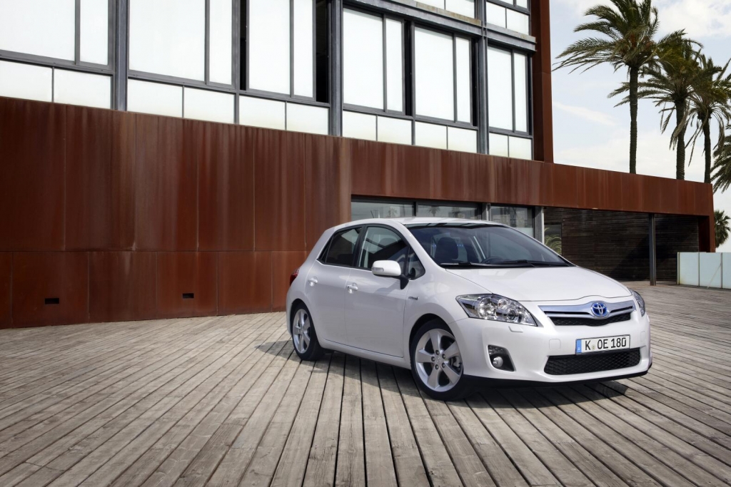 Niedrige Wartungskosten beim neuen Toyota Auris Hybrid