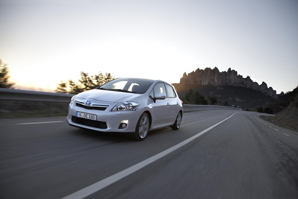 Niedrige Wartungskosten beim neuen Toyota Auris Hybrid