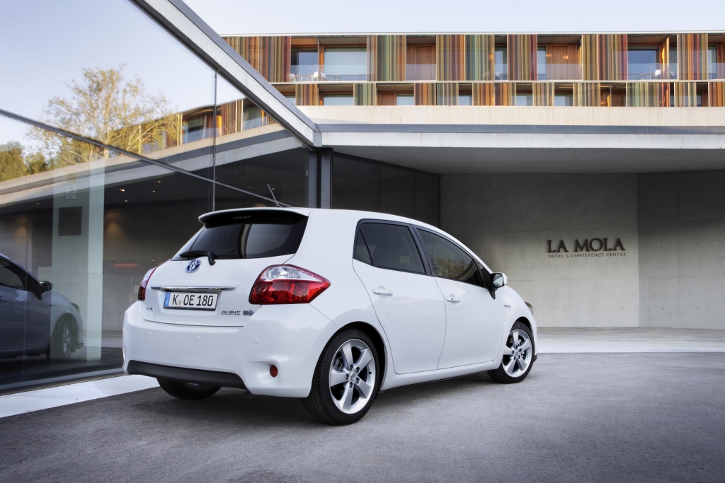 Niedrige Wartungskosten beim neuen Toyota Auris Hybrid