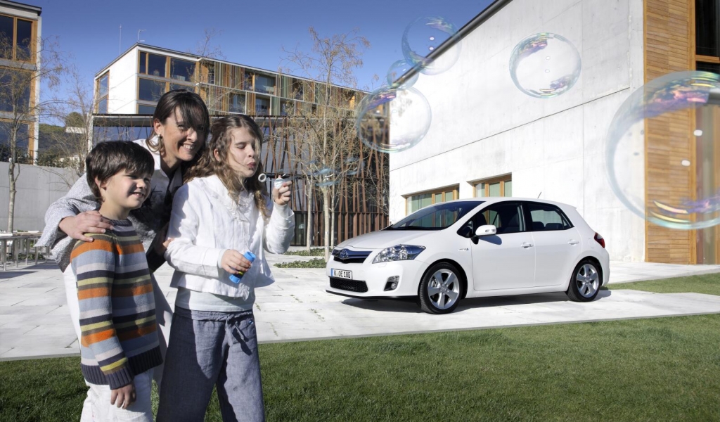 Niedrige Wartungskosten beim neuen Toyota Auris Hybrid
