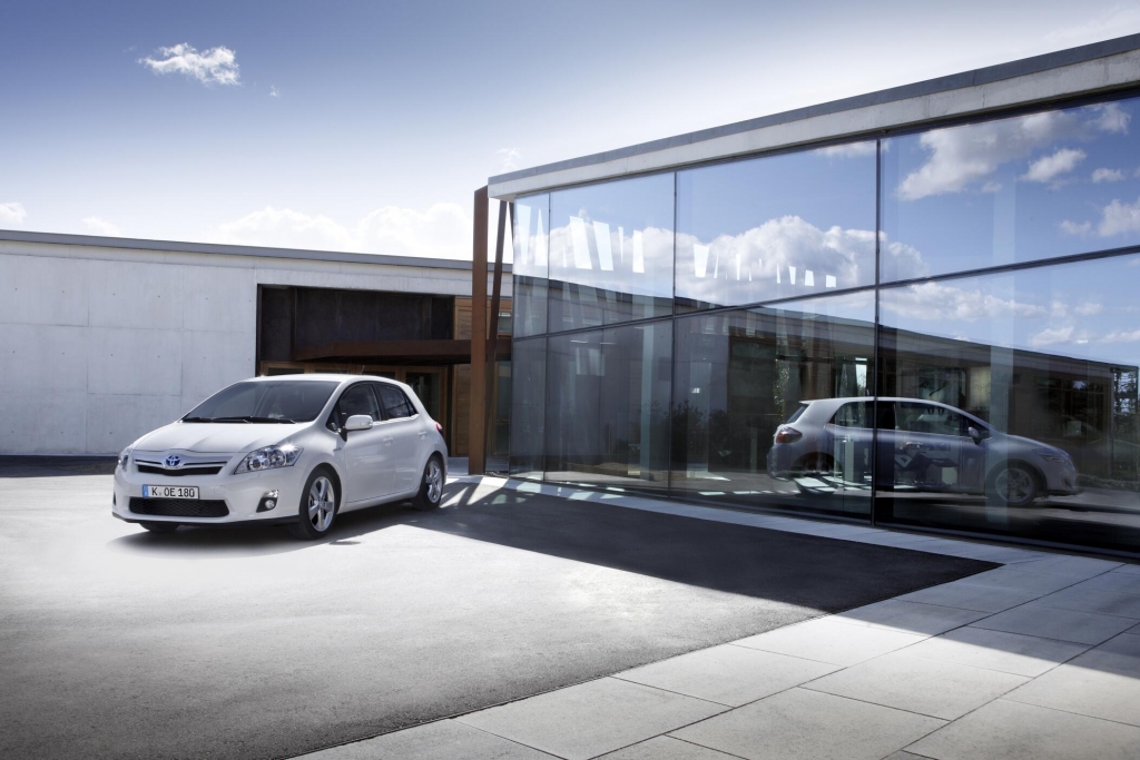 Niedrige Wartungskosten beim neuen Toyota Auris Hybrid