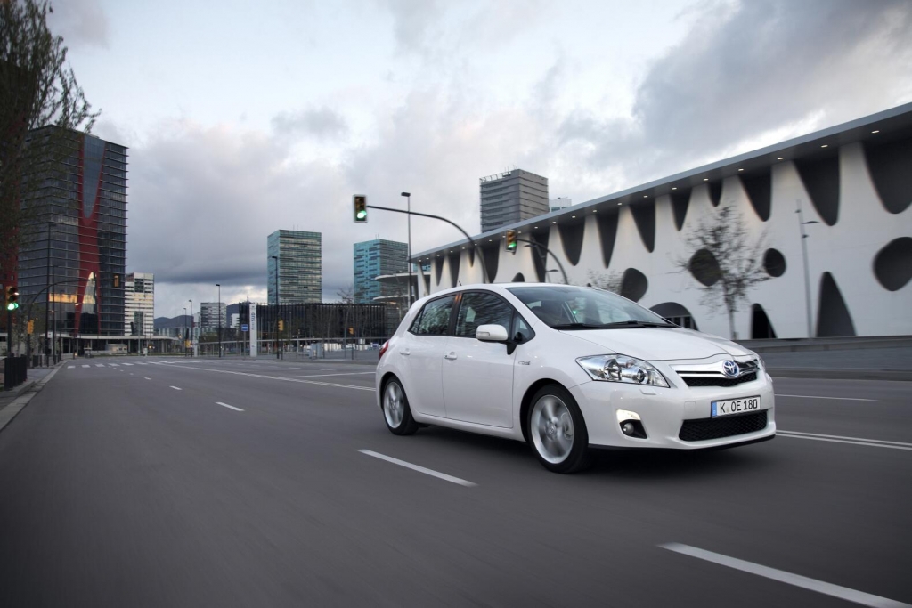 Niedrige Wartungskosten beim neuen Toyota Auris Hybrid