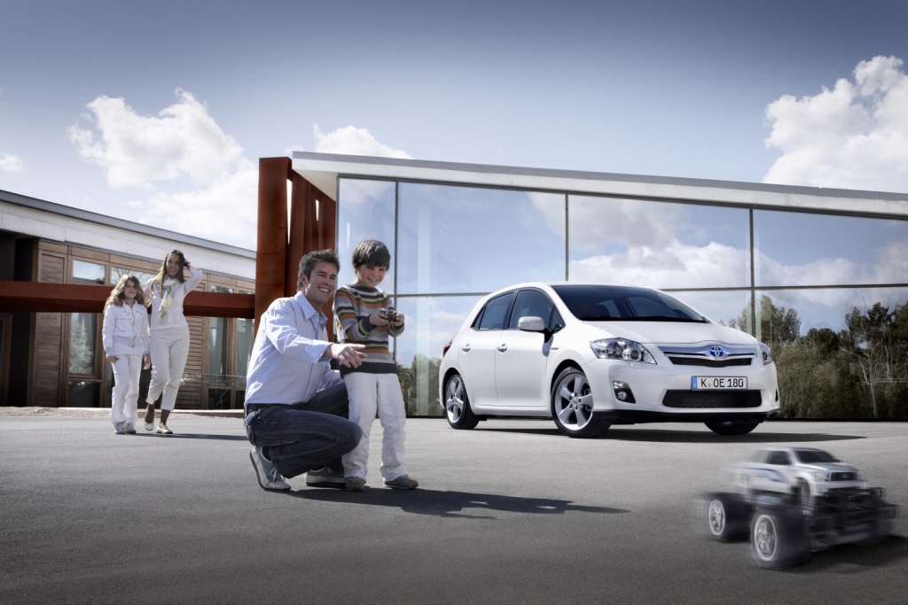 Niedrige Wartungskosten beim neuen Toyota Auris Hybrid