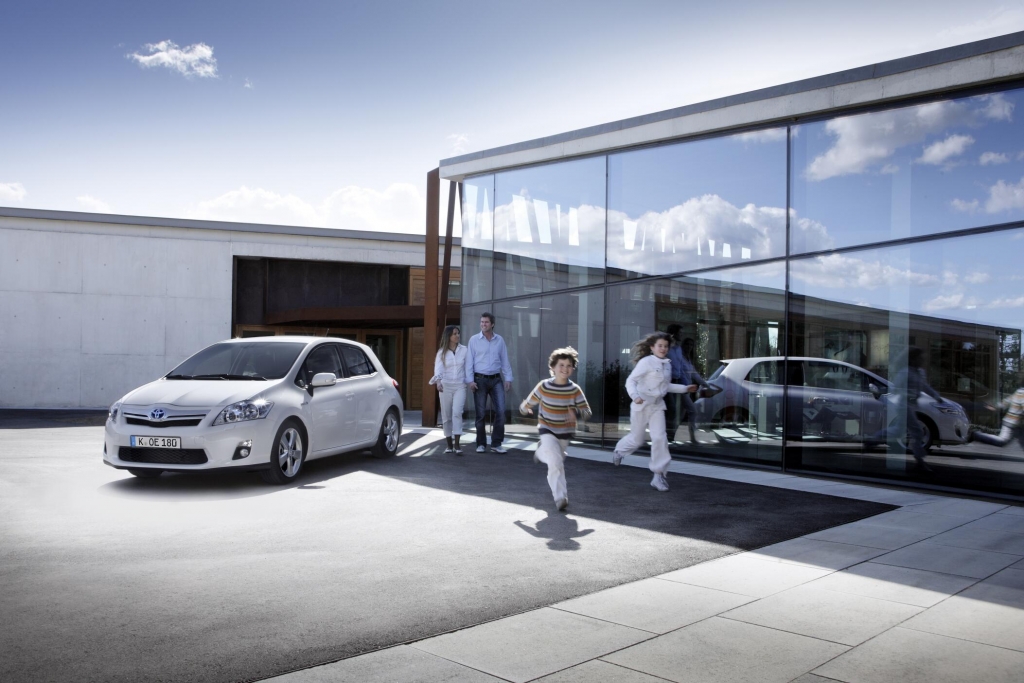 Niedrige Wartungskosten beim neuen Toyota Auris Hybrid