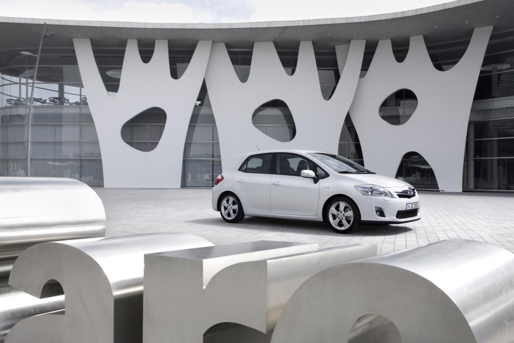 Niedrige Wartungskosten beim neuen Toyota Auris Hybrid