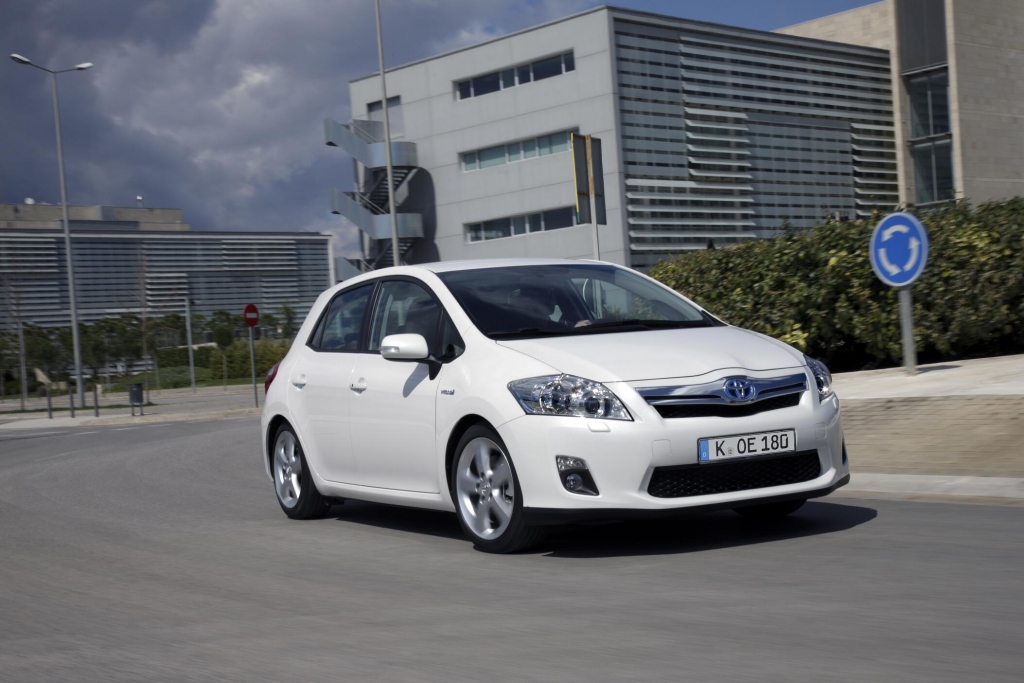 Niedrige Wartungskosten beim neuen Toyota Auris Hybrid