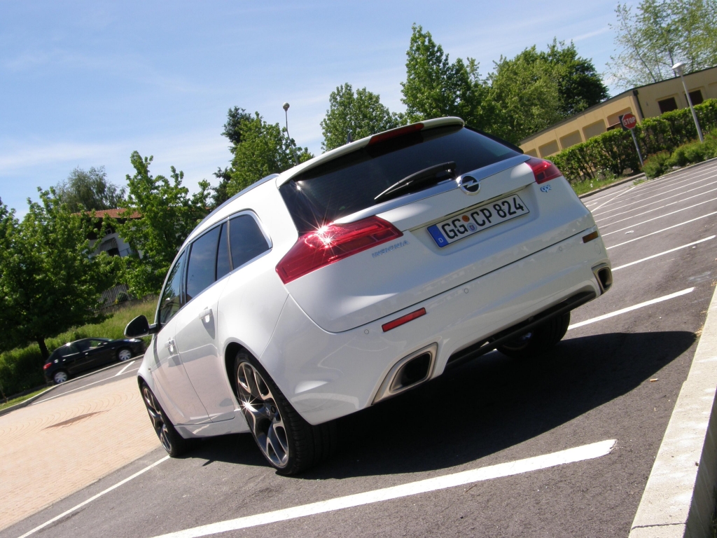 Opel Insignia Sports Tourer 2.0 CDTI 4x4: Diesel(n) auf allen Vieren