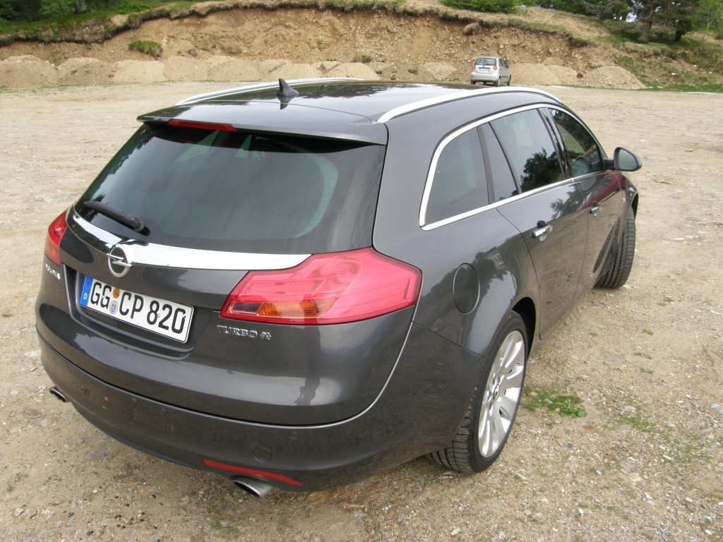Opel Insignia Sports Tourer 2.0 CDTI 4x4: Diesel(n) auf allen Vieren