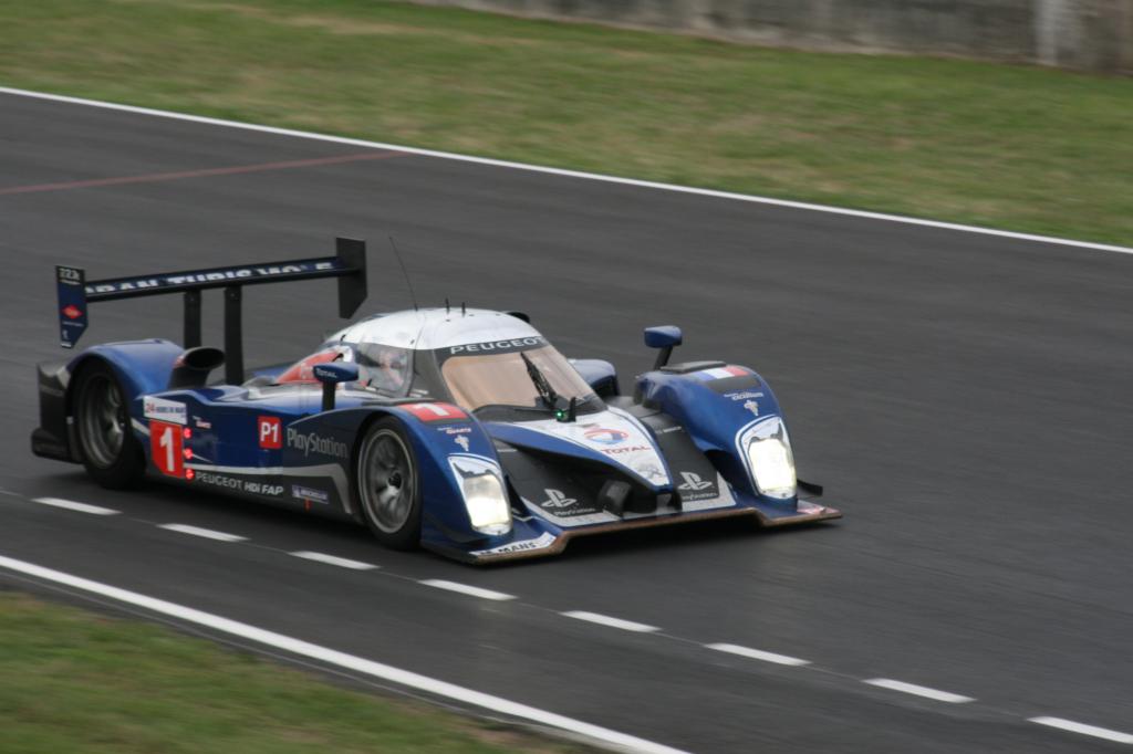 Peugeot 908 HDI von Anthony Davidson, Marc Gené und Alexander Wurz.