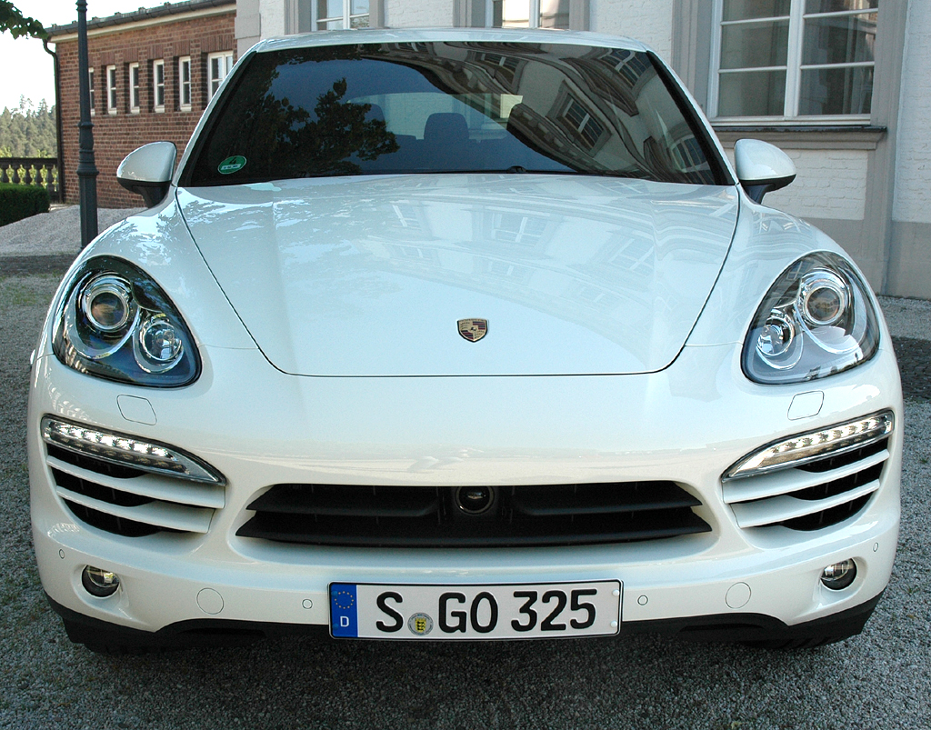 Porsche Cayenne Sechszylinder: Blick auf die Frontpartie. 