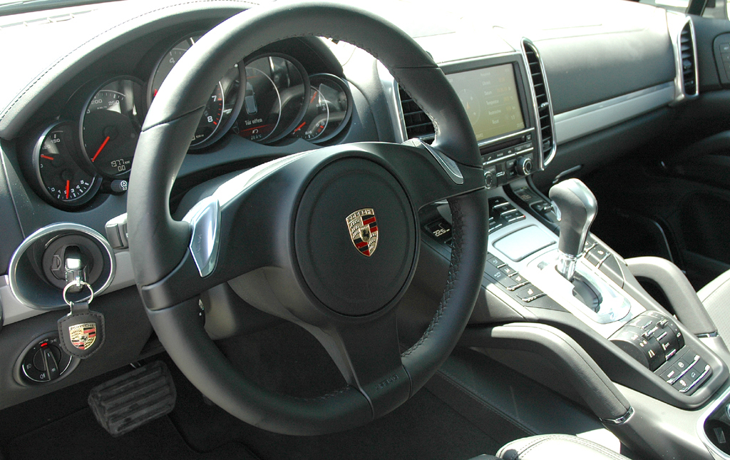 Porsche Cayenne Sechszylinder: Blick ins Cockpit. 