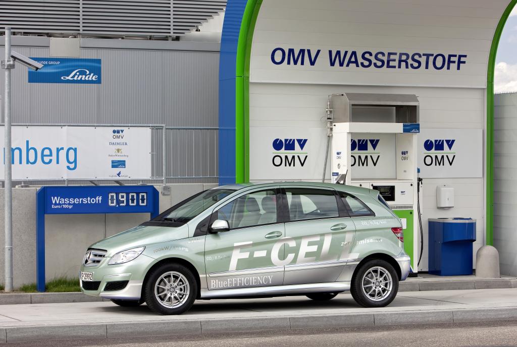 Sechs Elektroautos von Daimler starten bei Silvretta-Rallye