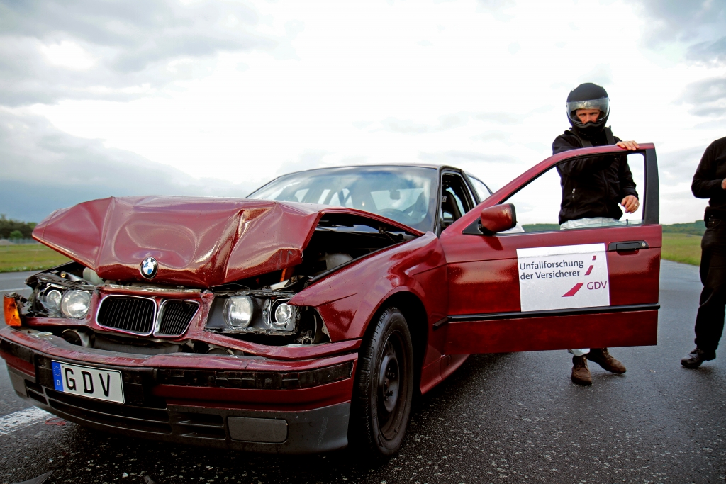 Simulierter Auffahrunfall der UDV mit einem echten Fahrer.