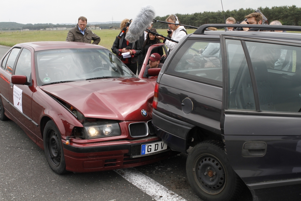Simulierter Auffahrunfall der UDV mit einem echten Fahrer.