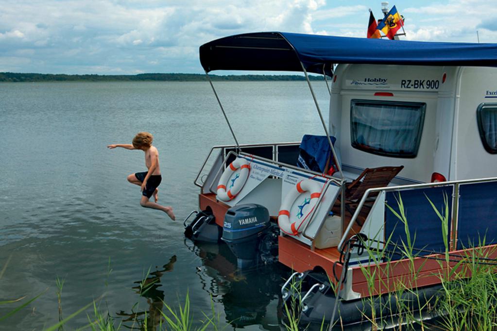Technus Water Camper: Schwimmender Wohnwagen 