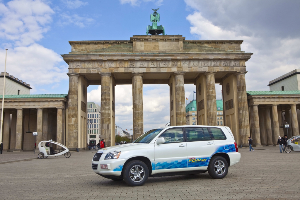 Toyota FCHV-adv: Unauffällig in die Zukunft 