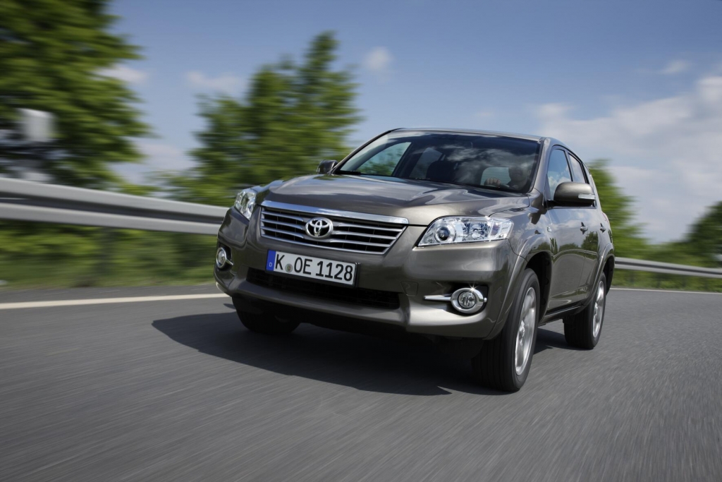 Toyota RAV4: Veteran der SUV-Bewegung mit neuer Front 