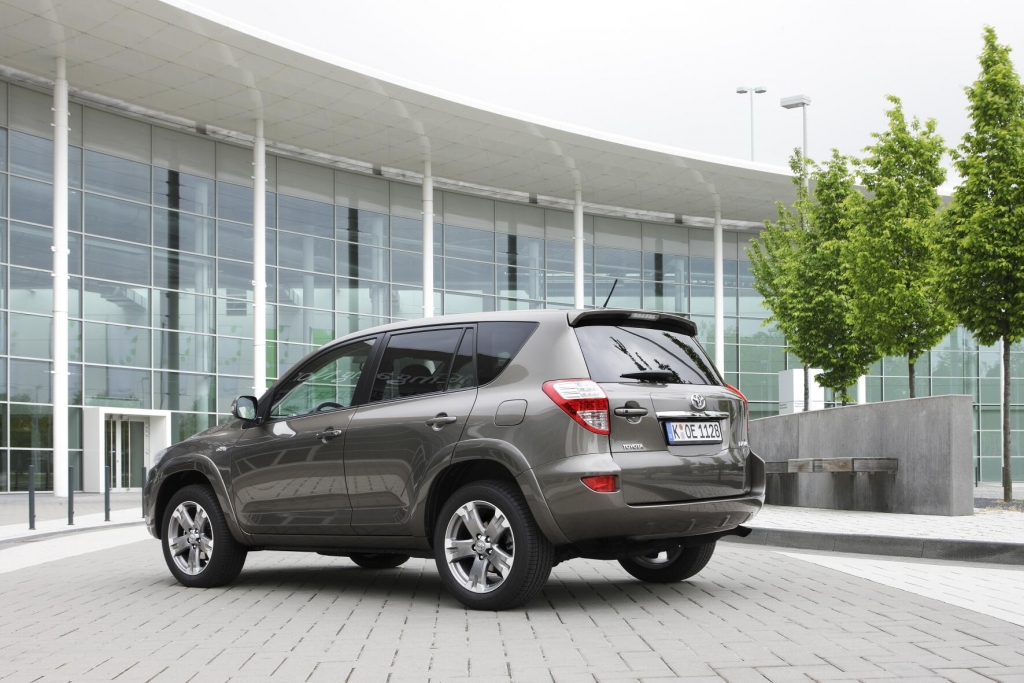 Toyota RAV4: Veteran der SUV-Bewegung mit neuer Front 