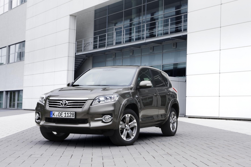 Toyota RAV4: Veteran der SUV-Bewegung mit neuer Front 