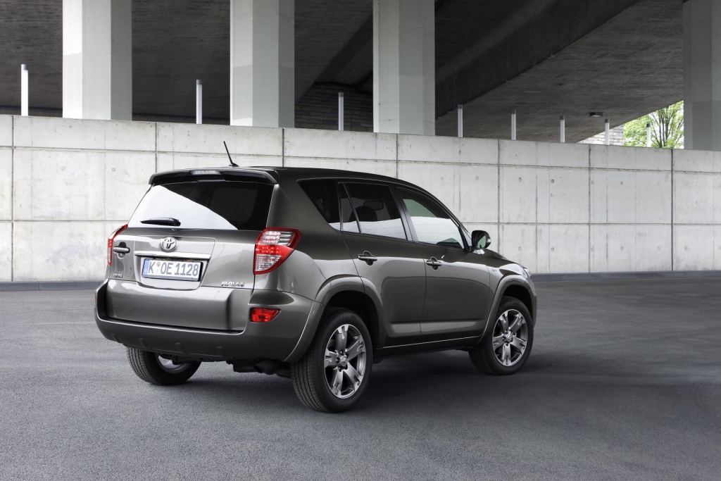 Toyota RAV4: Veteran der SUV-Bewegung mit neuer Front 