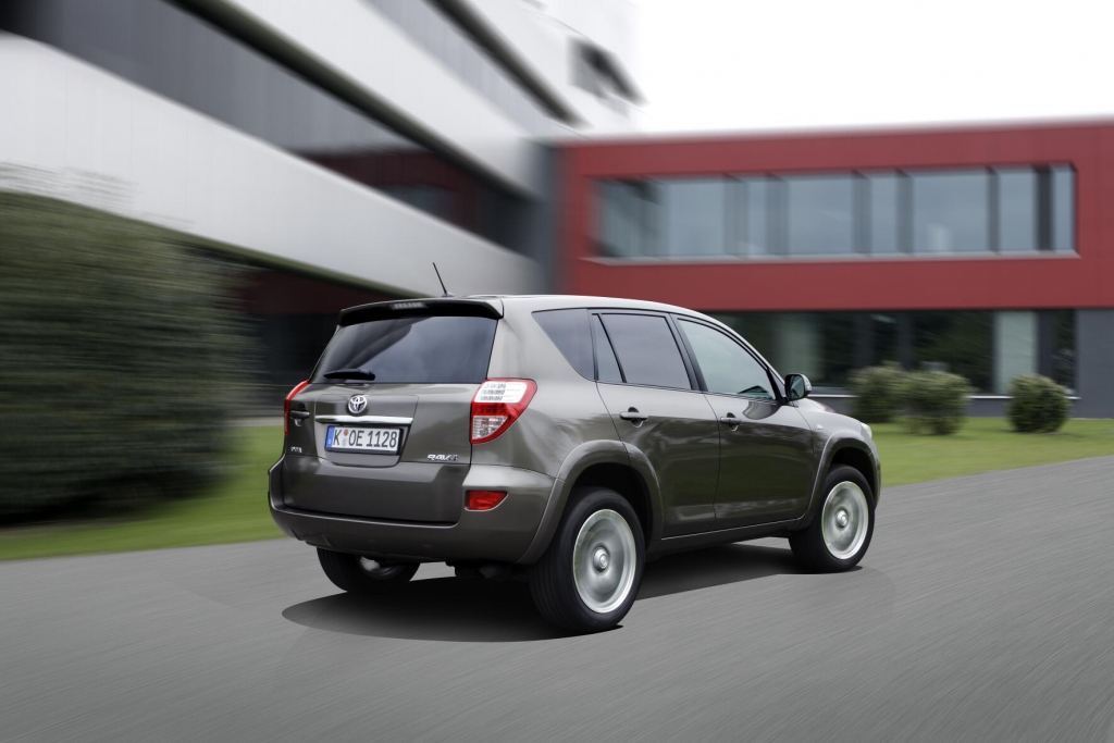 Toyota RAV4: Veteran der SUV-Bewegung mit neuer Front 