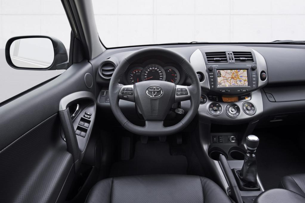 Toyota RAV4: Veteran der SUV-Bewegung mit neuer Front 