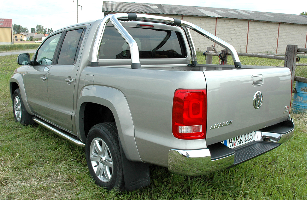 VW Amarok: Heck-/Seitenansicht. 
