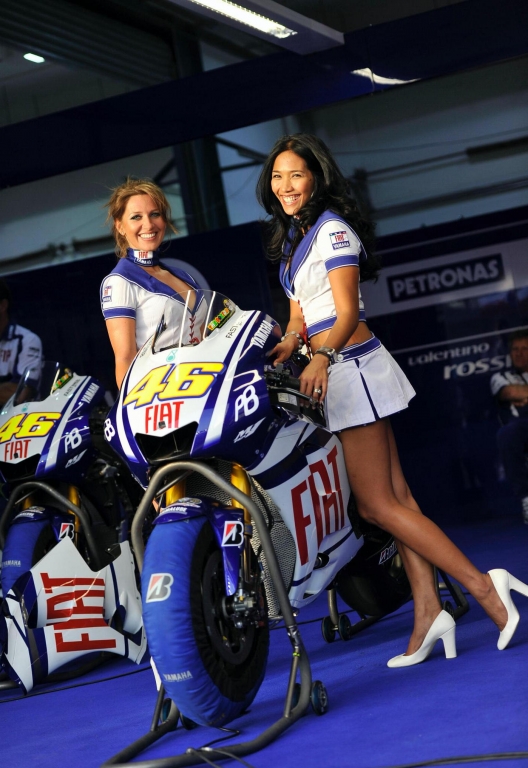 Yamaha World Superbike Team sucht „Miss Yamaha Racing 2010“
