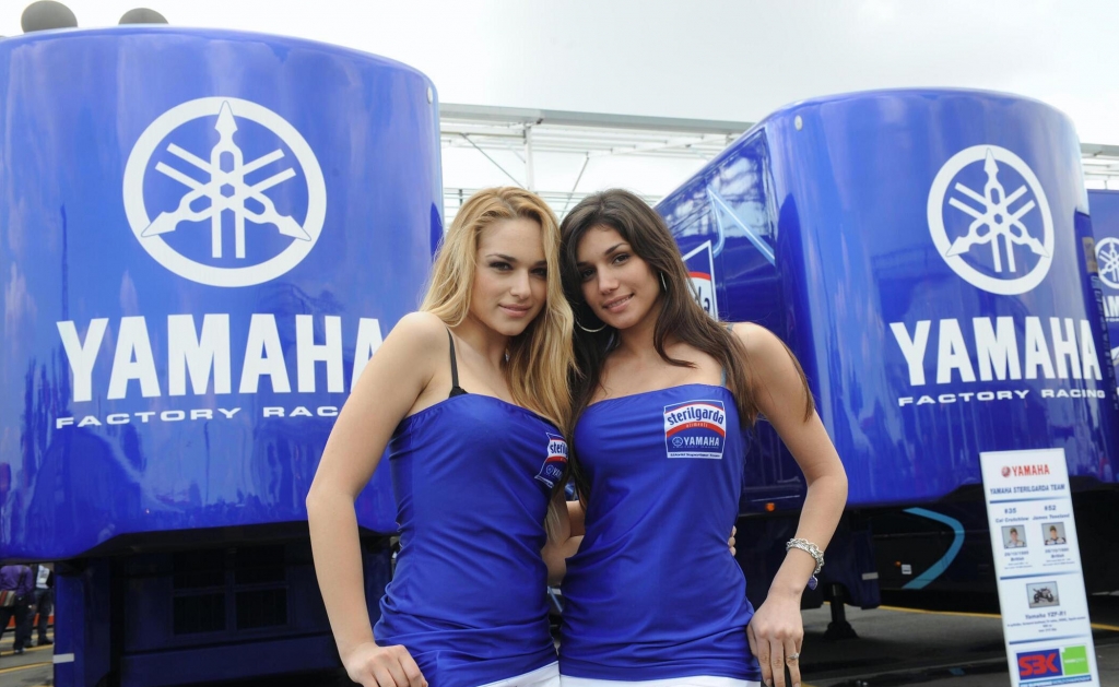 Yamaha World Superbike Team sucht „Miss Yamaha Racing 2010“