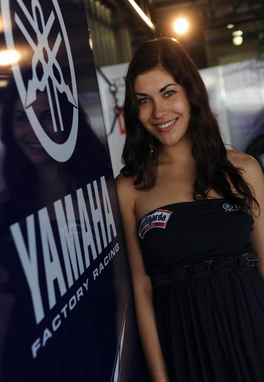 Yamaha World Superbike Team sucht „Miss Yamaha Racing 2010“