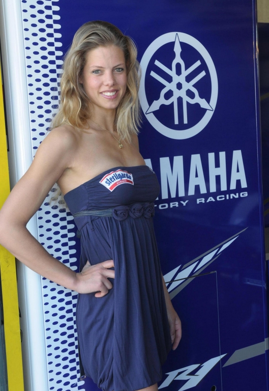 Yamaha World Superbike Team sucht „Miss Yamaha Racing 2010“