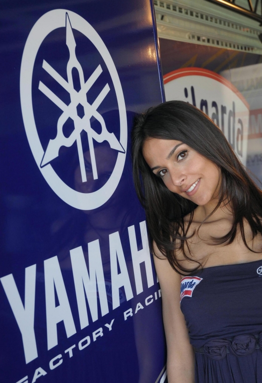 Yamaha World Superbike Team sucht „Miss Yamaha Racing 2010“