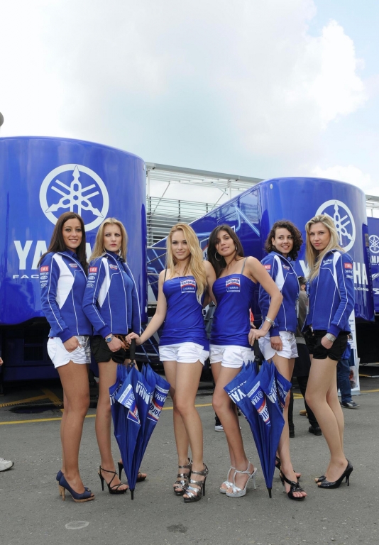 Yamaha World Superbike Team sucht „Miss Yamaha Racing 2010“